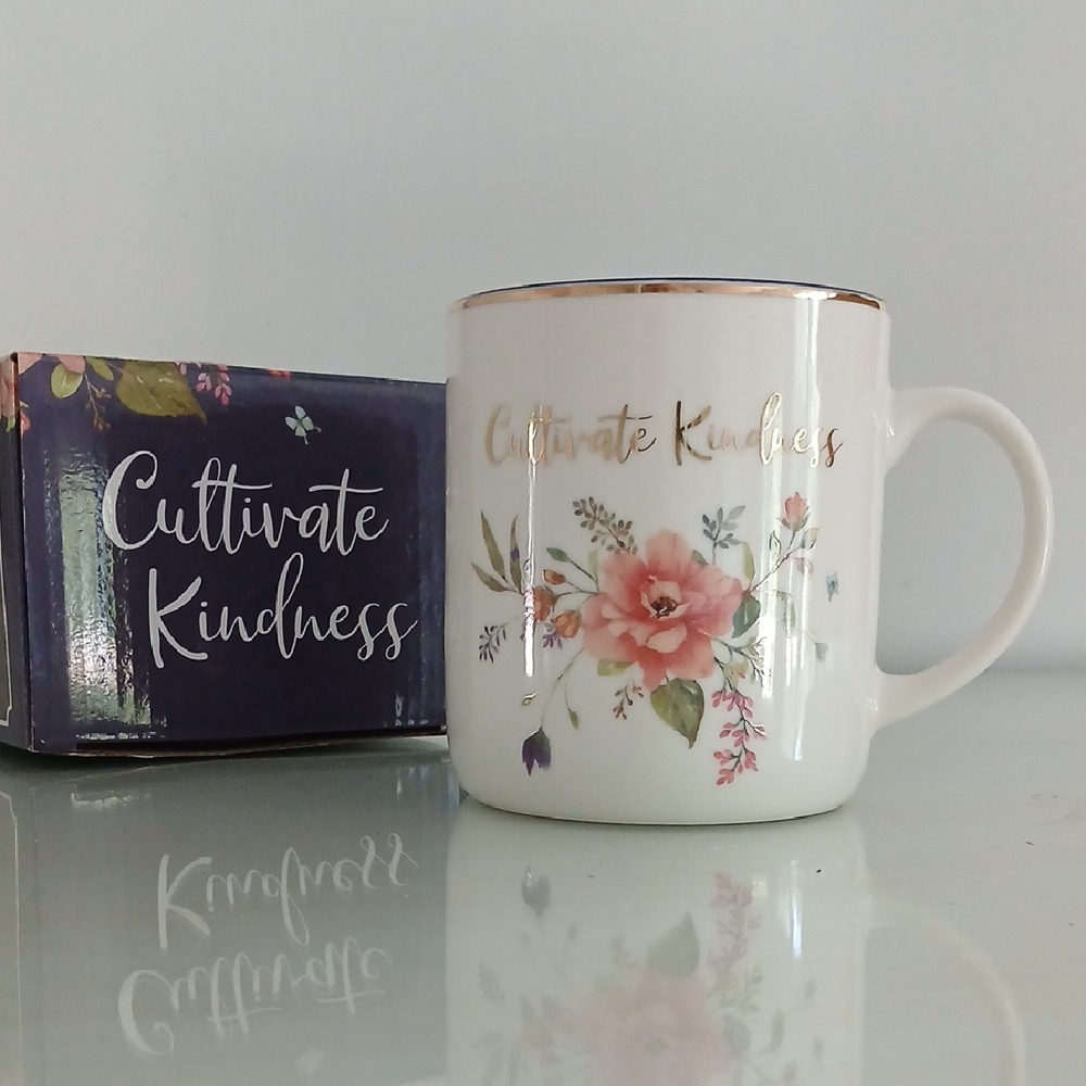 CULTIVATE KINDNESS Floral Ceramic Mug 2020 16 oz Gold Details